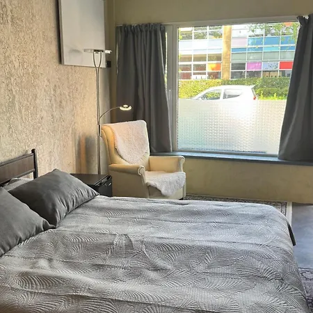Modern & Cozy With Private Entrance Schiedam